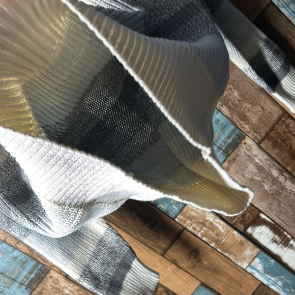 Amazon Essentials XS knit sweater - Picture 9 of 14